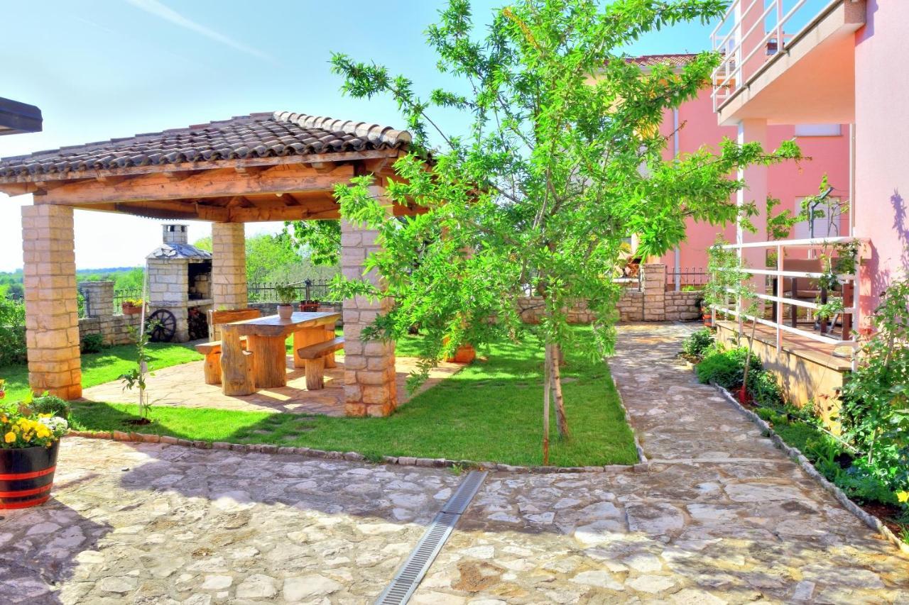 Apartment Domus Lauri Умаг Екстериор снимка